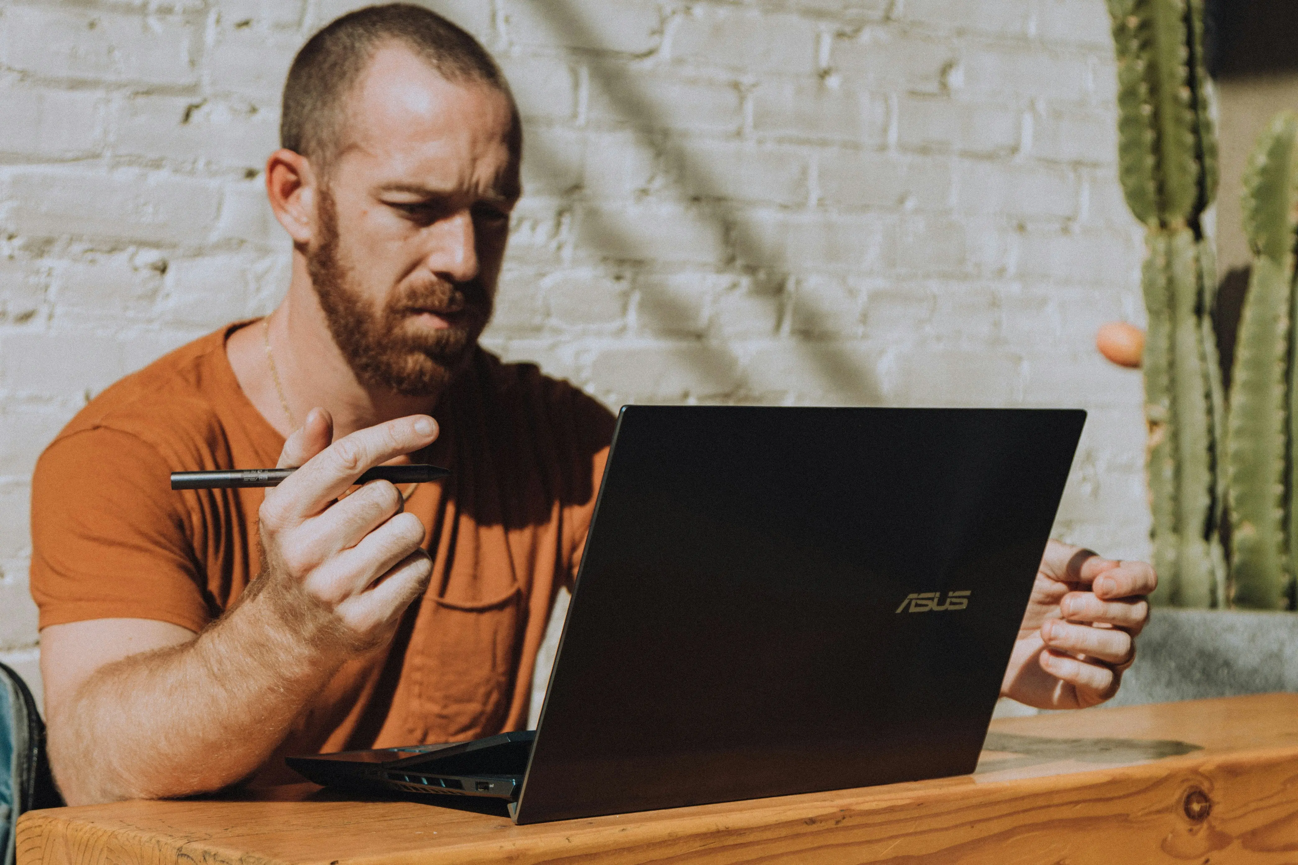 Mastering LinkedIn for Freelancers: How to Avoid Spam and Increase Engagement