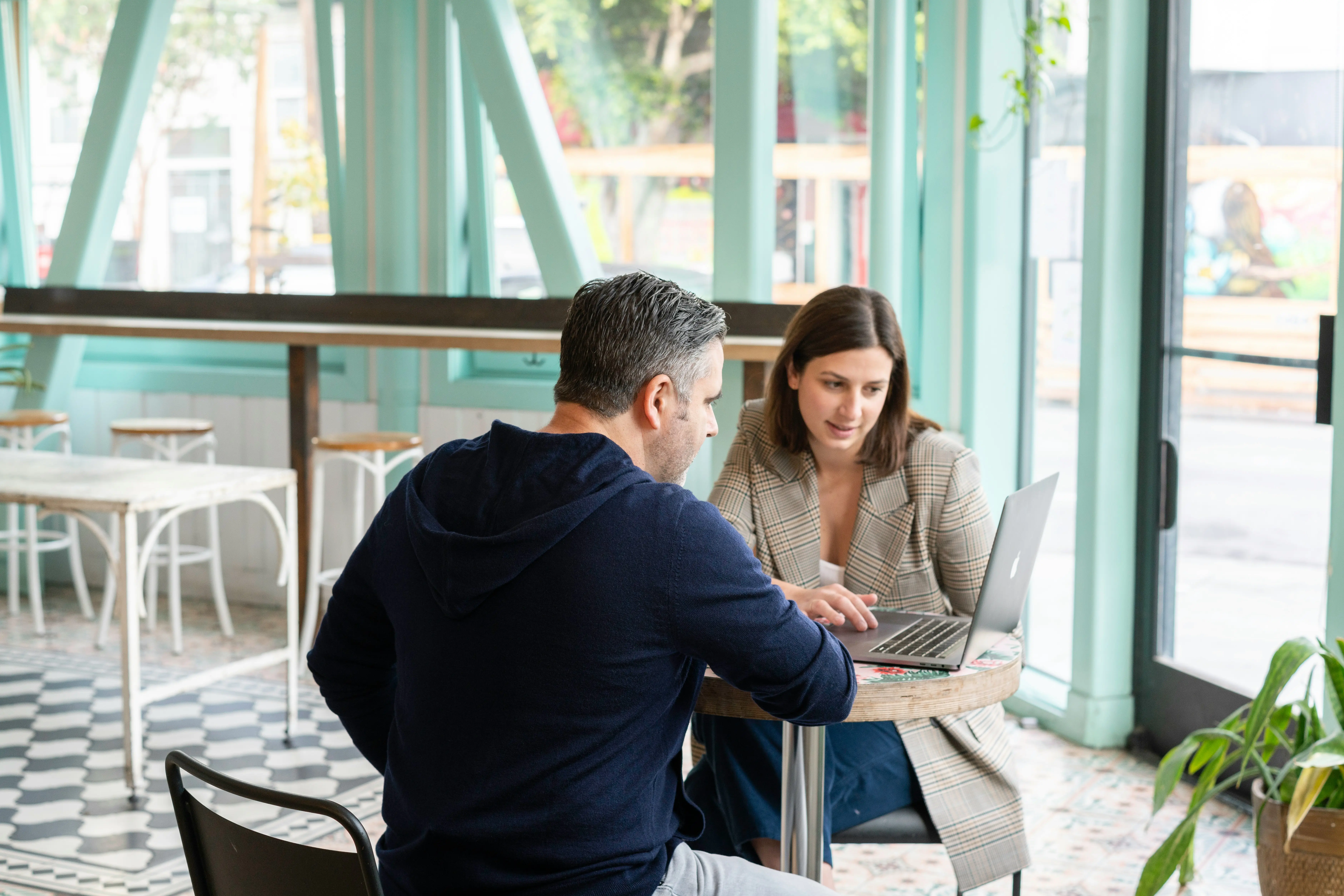 How to Turn Your LinkedIn Prospecting Inbox into a Working Sales Pipeline