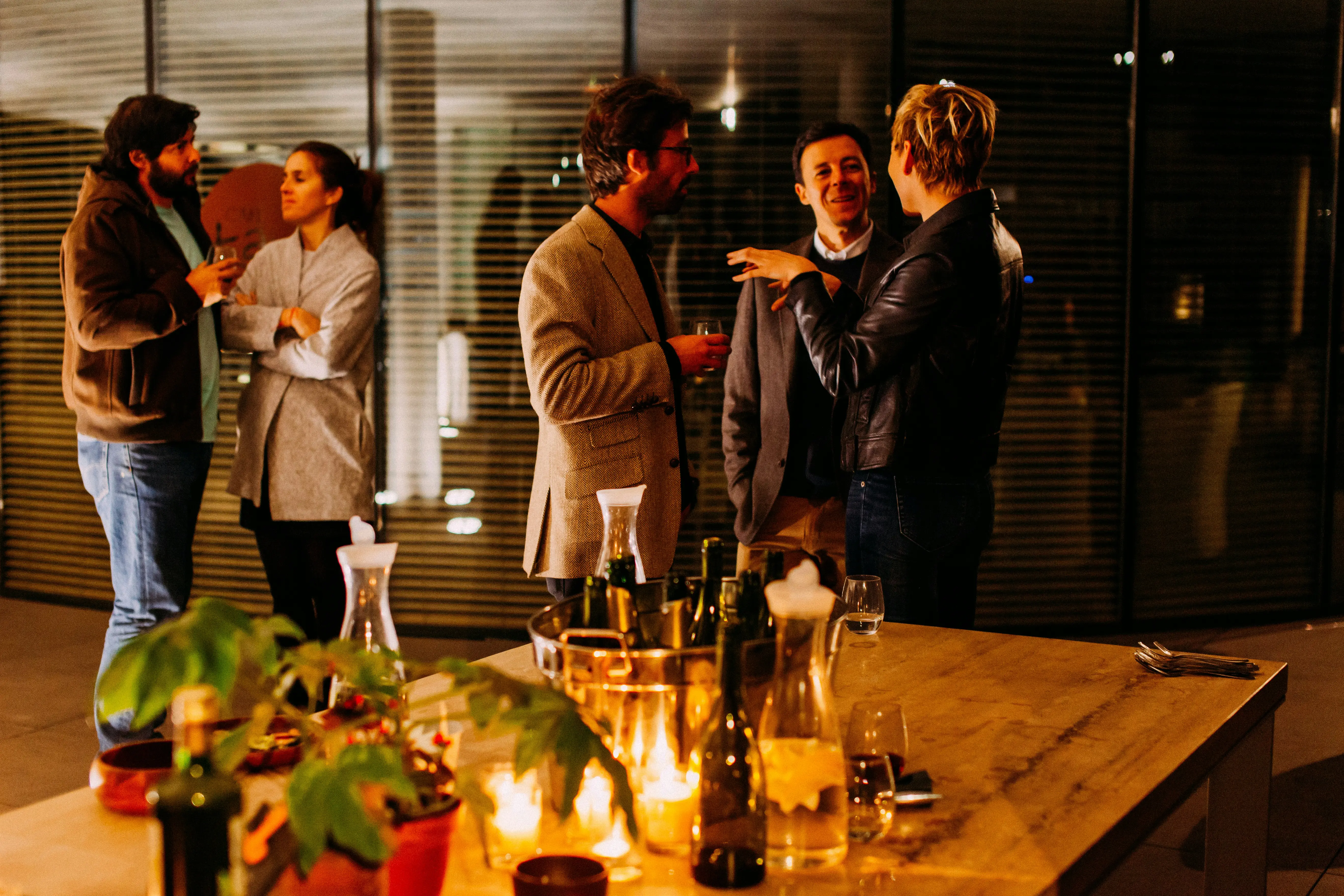 Cold Outreach vs. Warm Connections: Which Strategy Works Best for Freelance Writers?