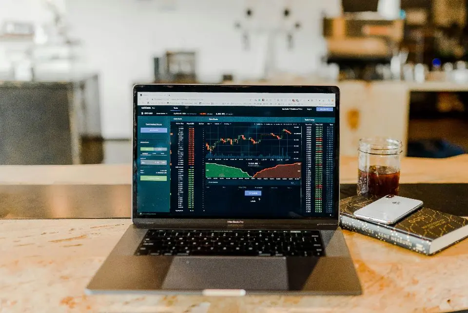 10 Cost-Effective Alternatives to LinkedIn Sales Navigator in 2026
