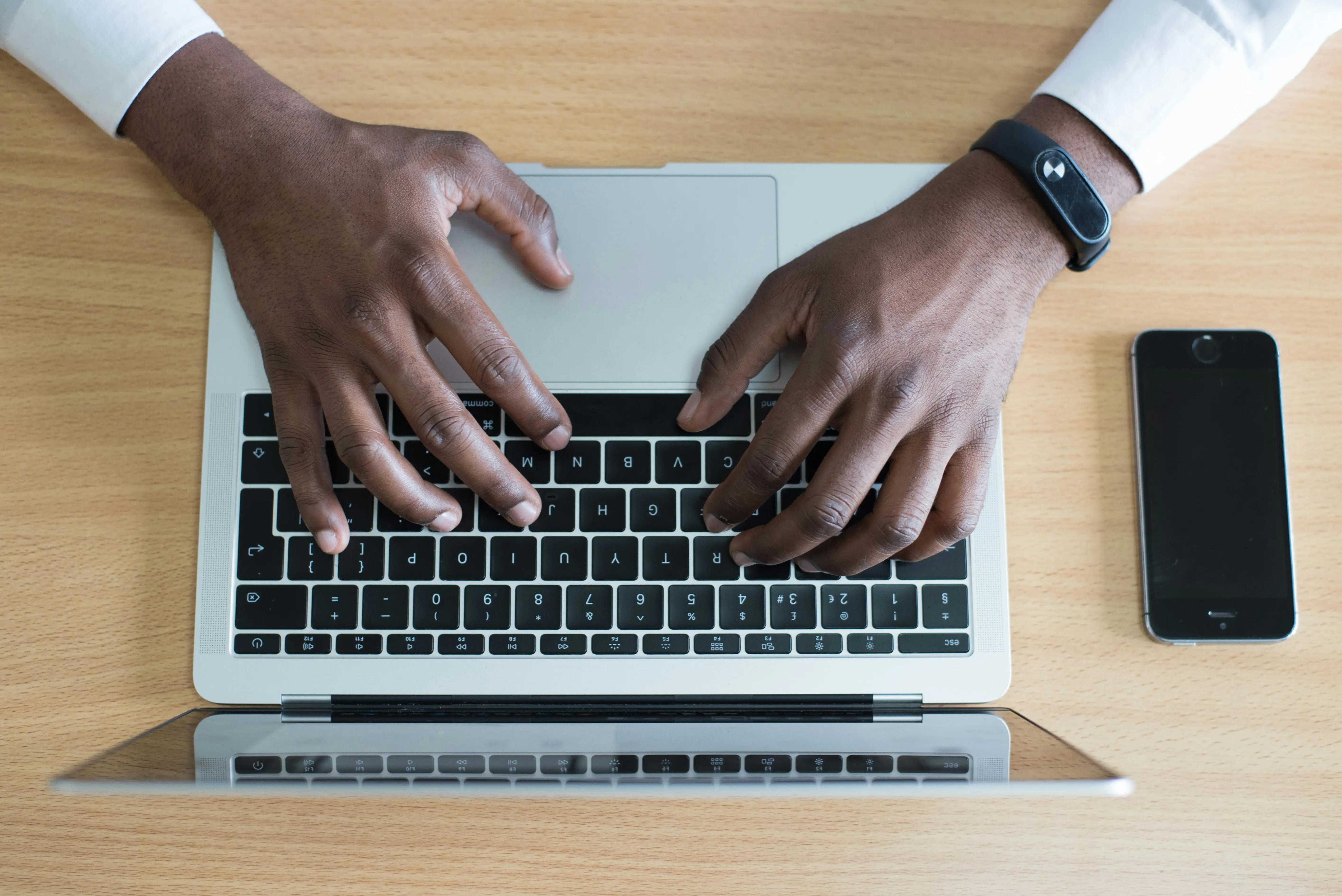 How to Manage LinkedIn Messages Like a Pro: 3 Methods That Actually Work