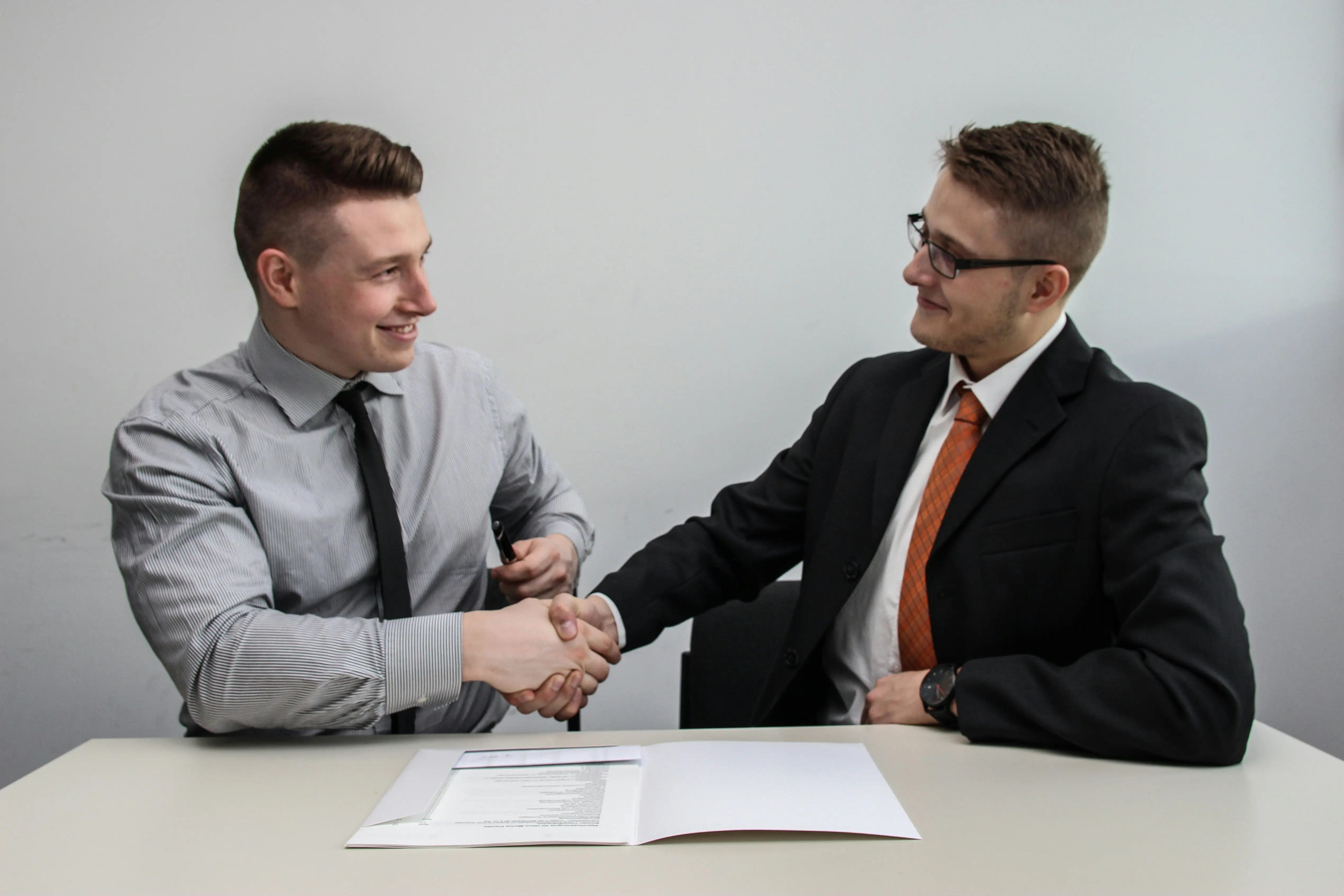 How to Close More B2B SaaS Deals Without Doubling Your Sales Cycle