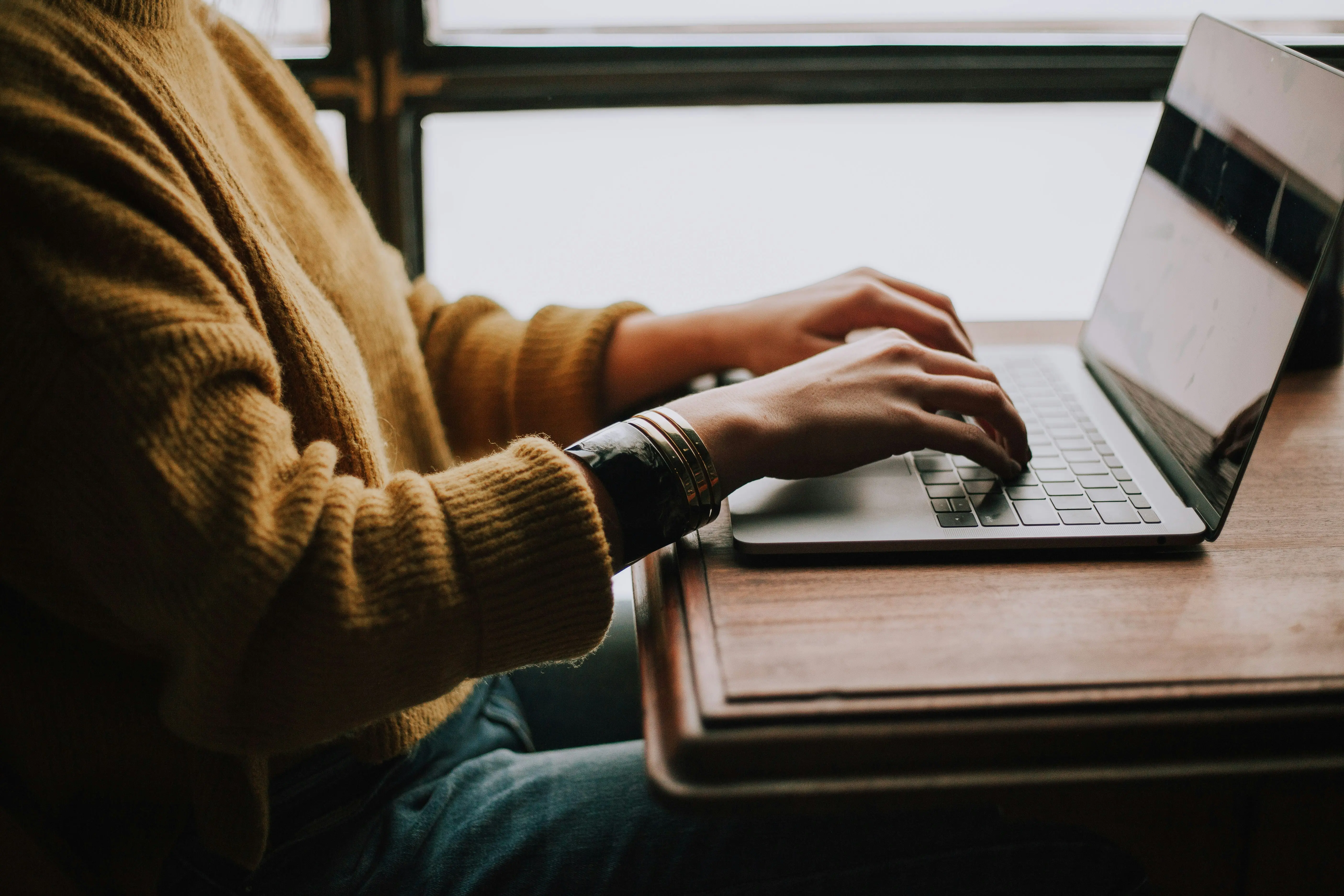 HubSpot vs. Monday: Which Platform Better Integrates With LinkedIn Tools?