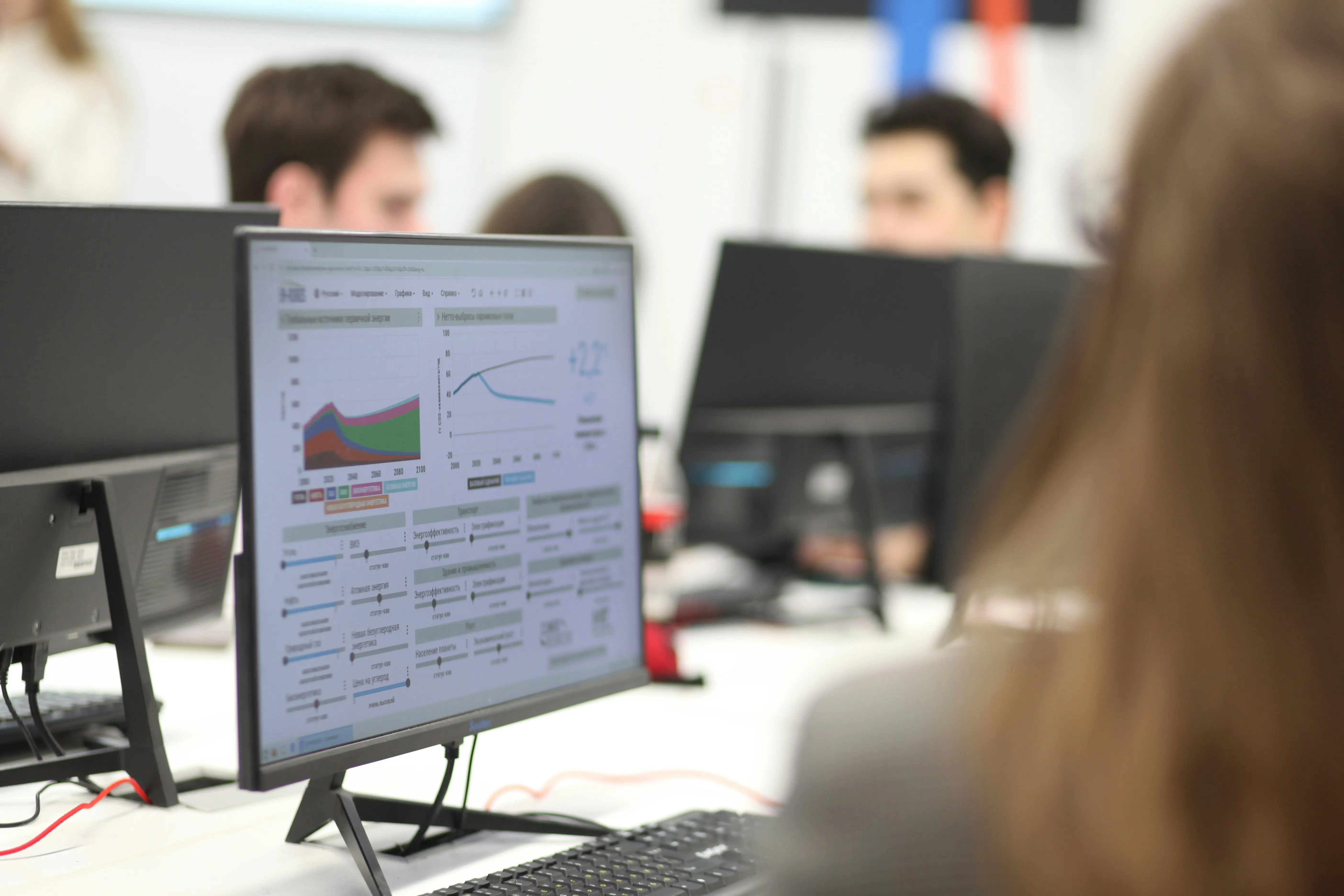 8 LinkedIn KPIs to Track for Sales & Growth Teams in 2025