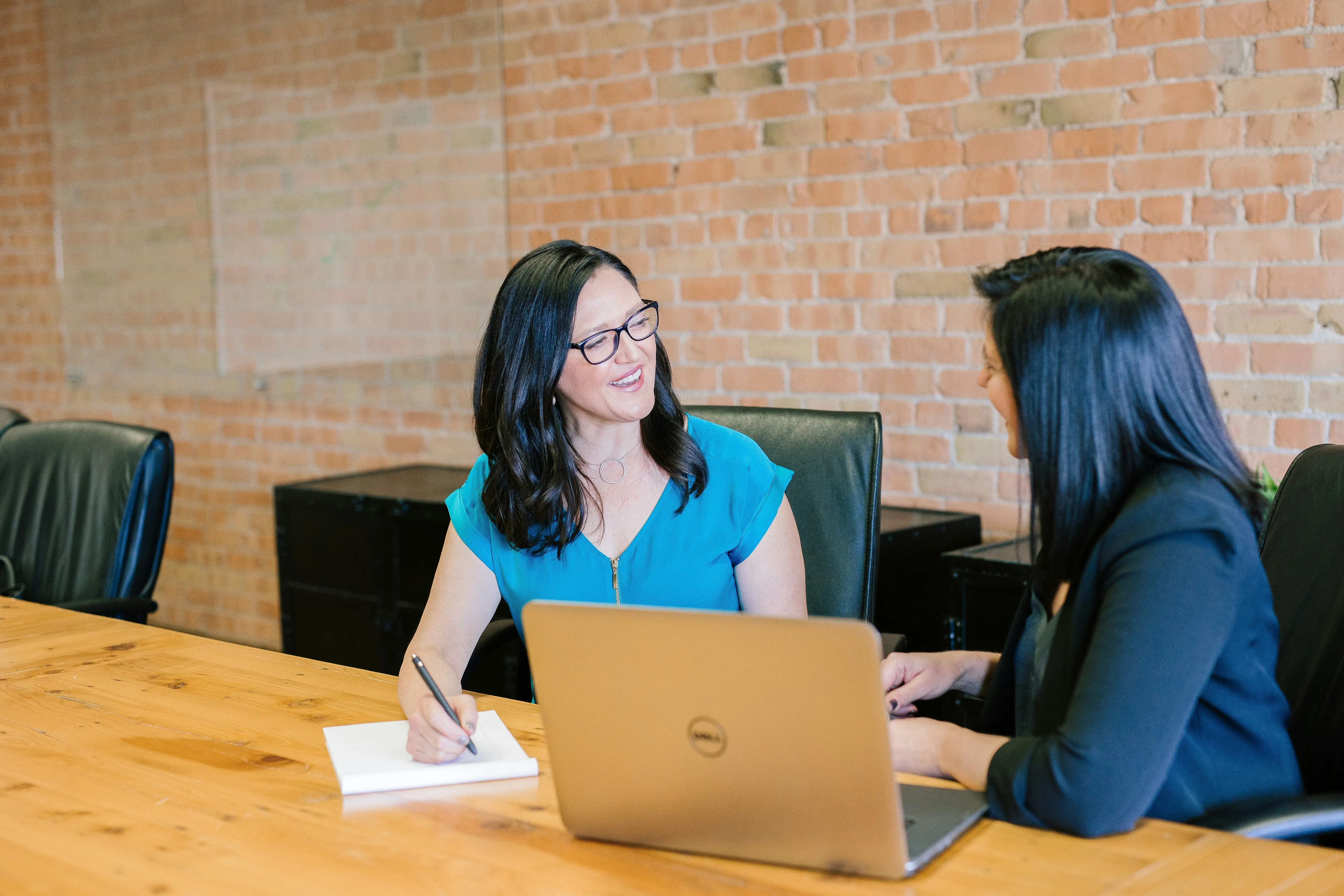 Mastering Candidate Communication: Tools and Techniques for Efficiency