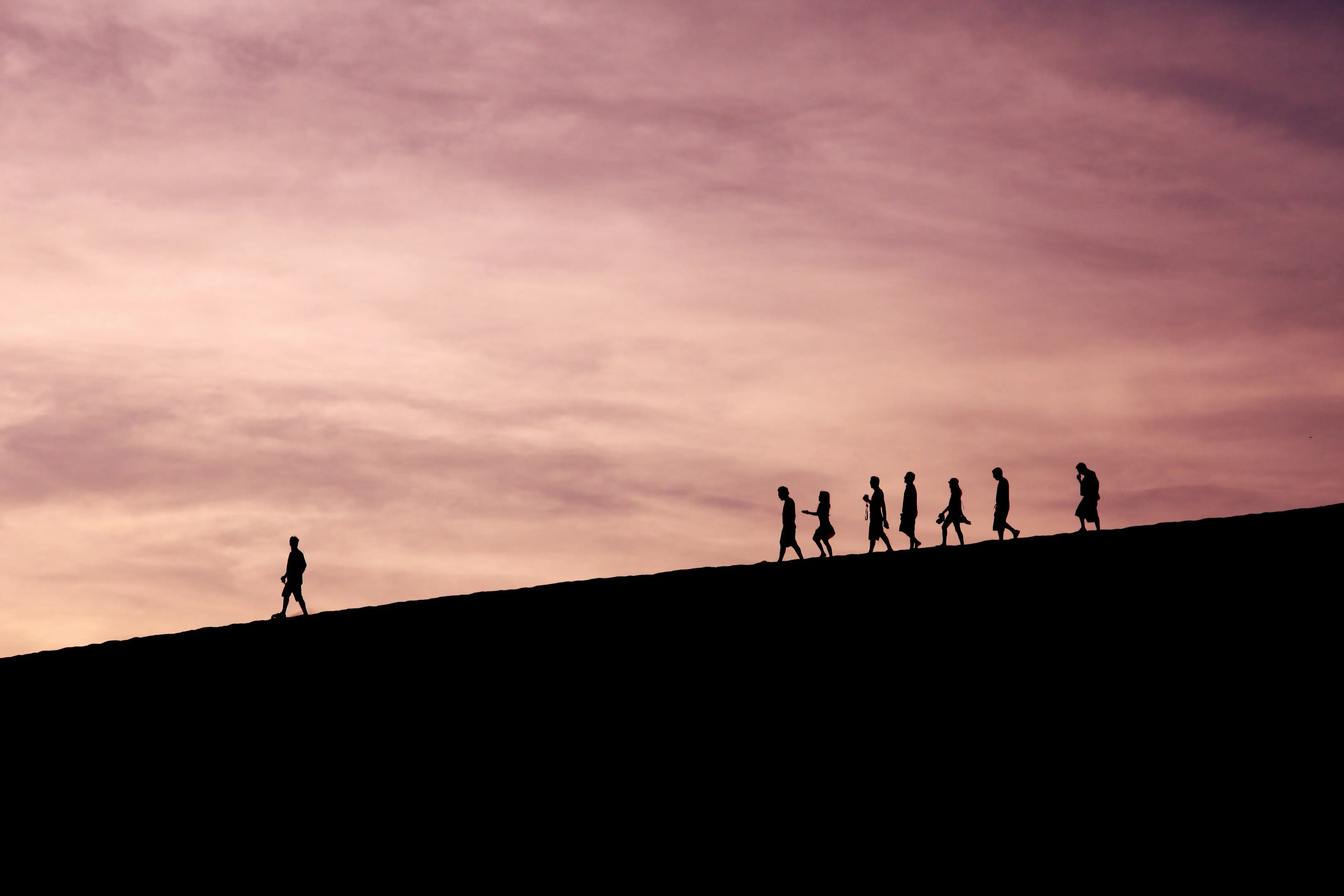 How to Become a LinkedIn Thought Leader (Not a Spammer)