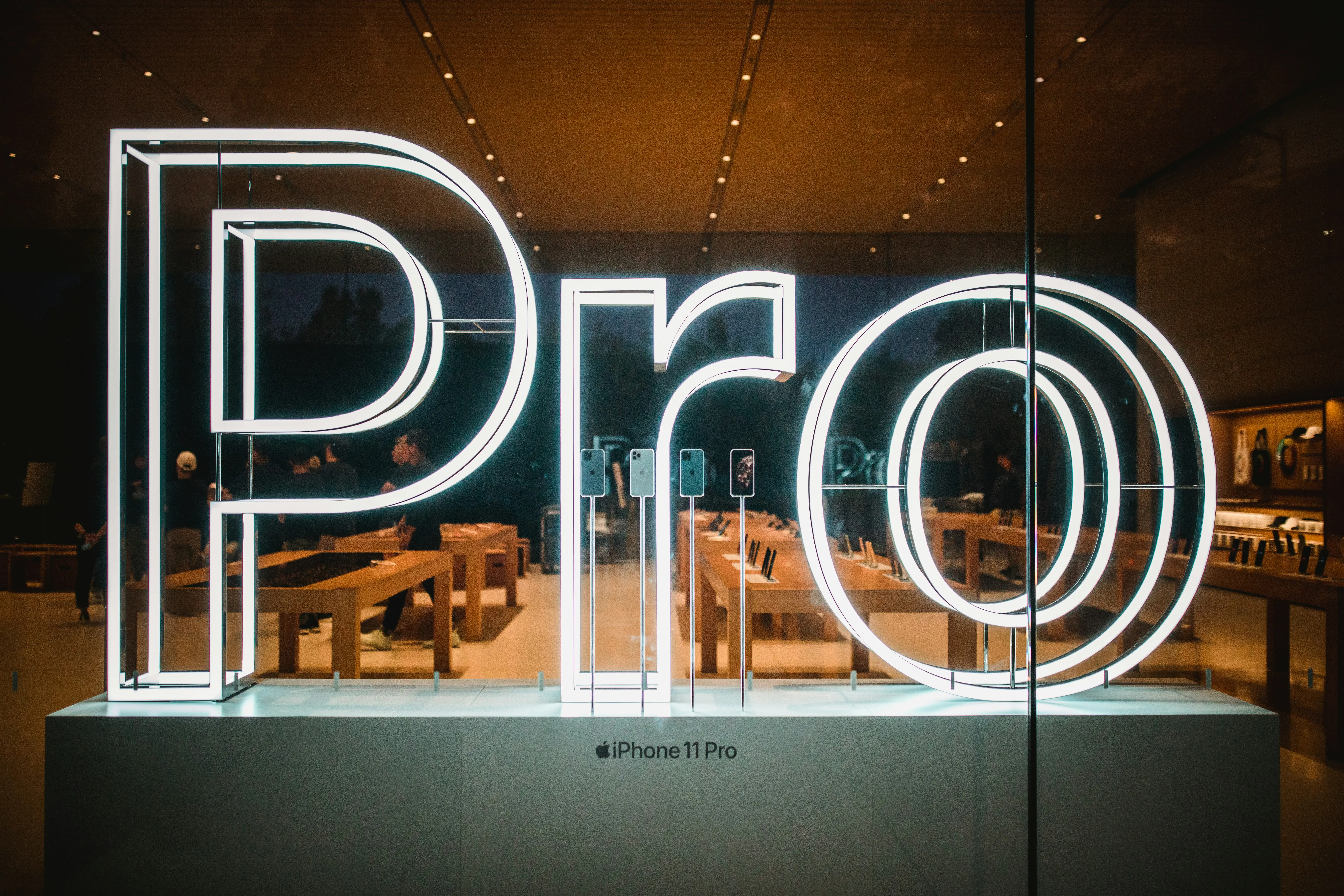Networking Like a Pro: Building Your Connections without LinkedIn Premium