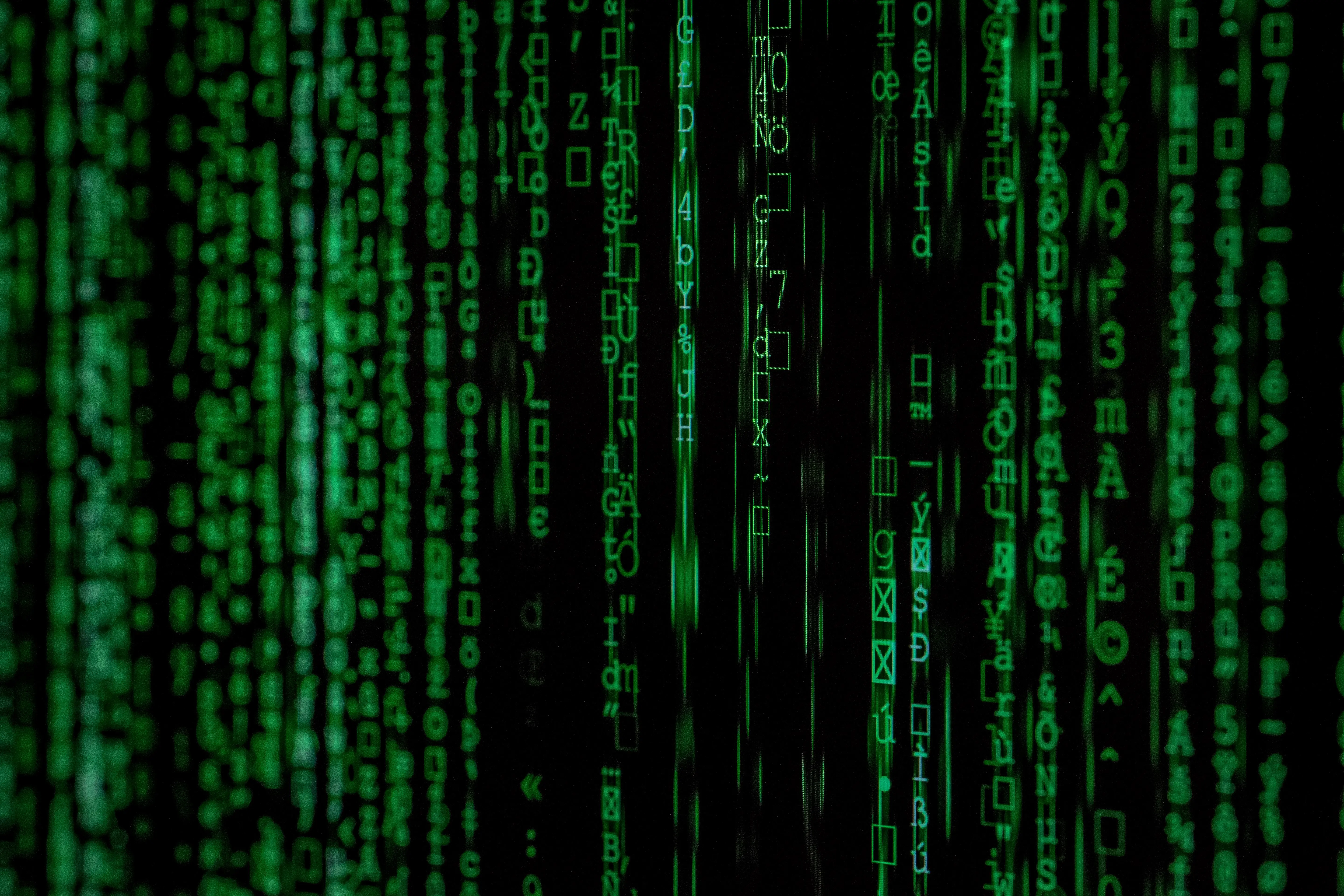 Understanding LinkedIn's Algorithms: How to Get Noticed by Decision-Makers
