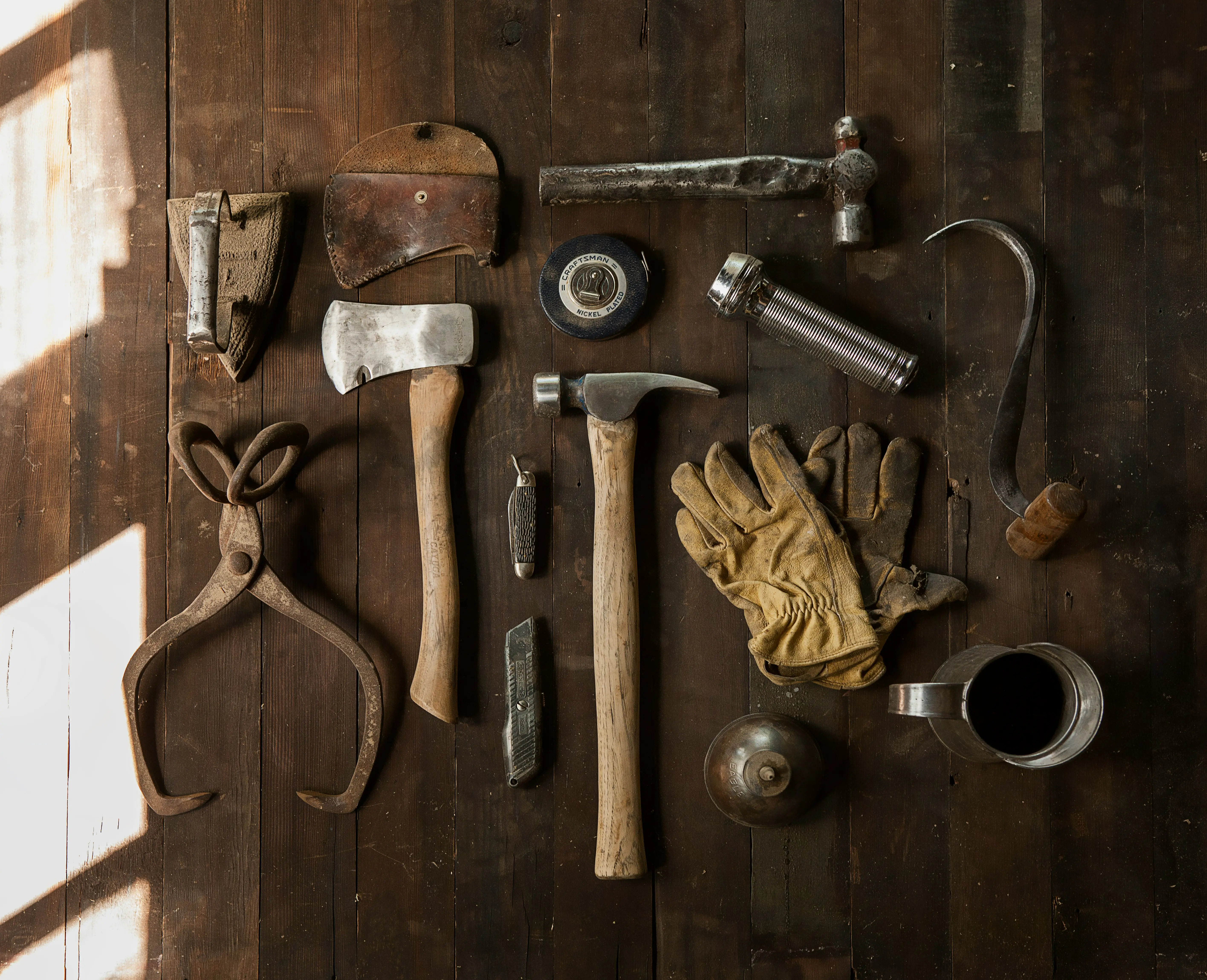 5 LinkedIn Sales Tools Every Sales Team Needs