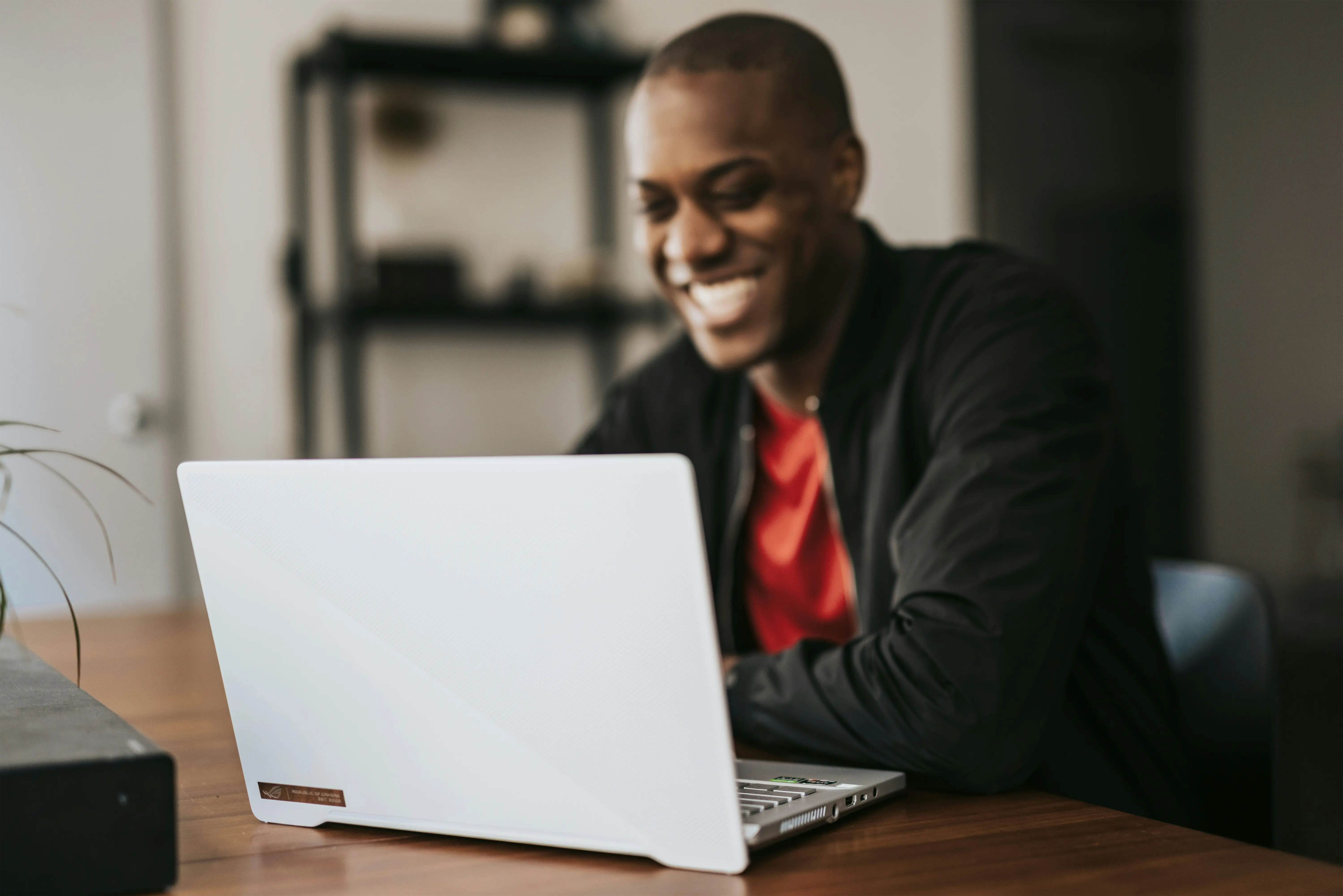 12 LinkedIn DM Management Tools That Organize Chaotic Inboxes