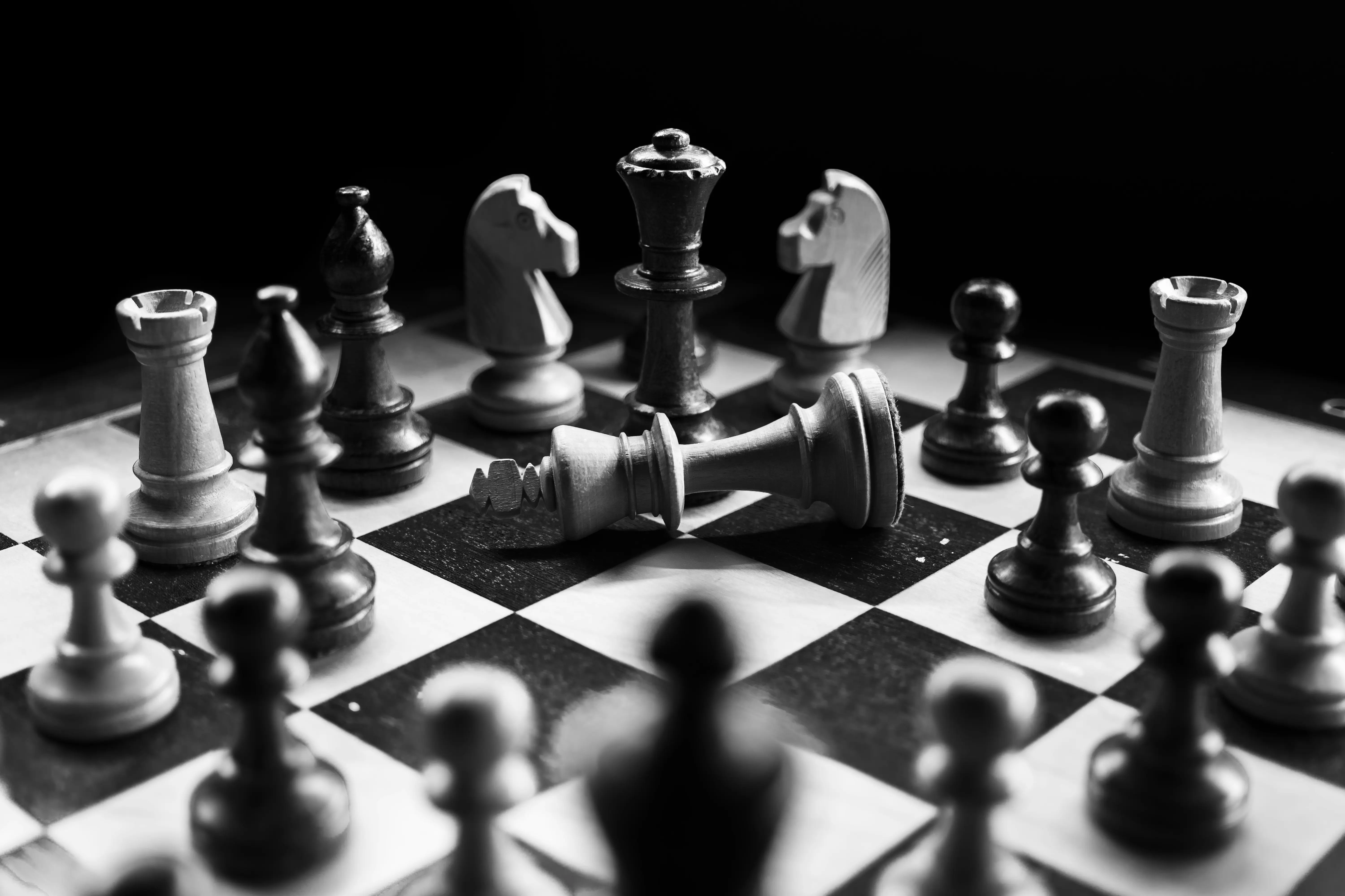 How to Warm Leads on LinkedIn? Strategies & Templates
