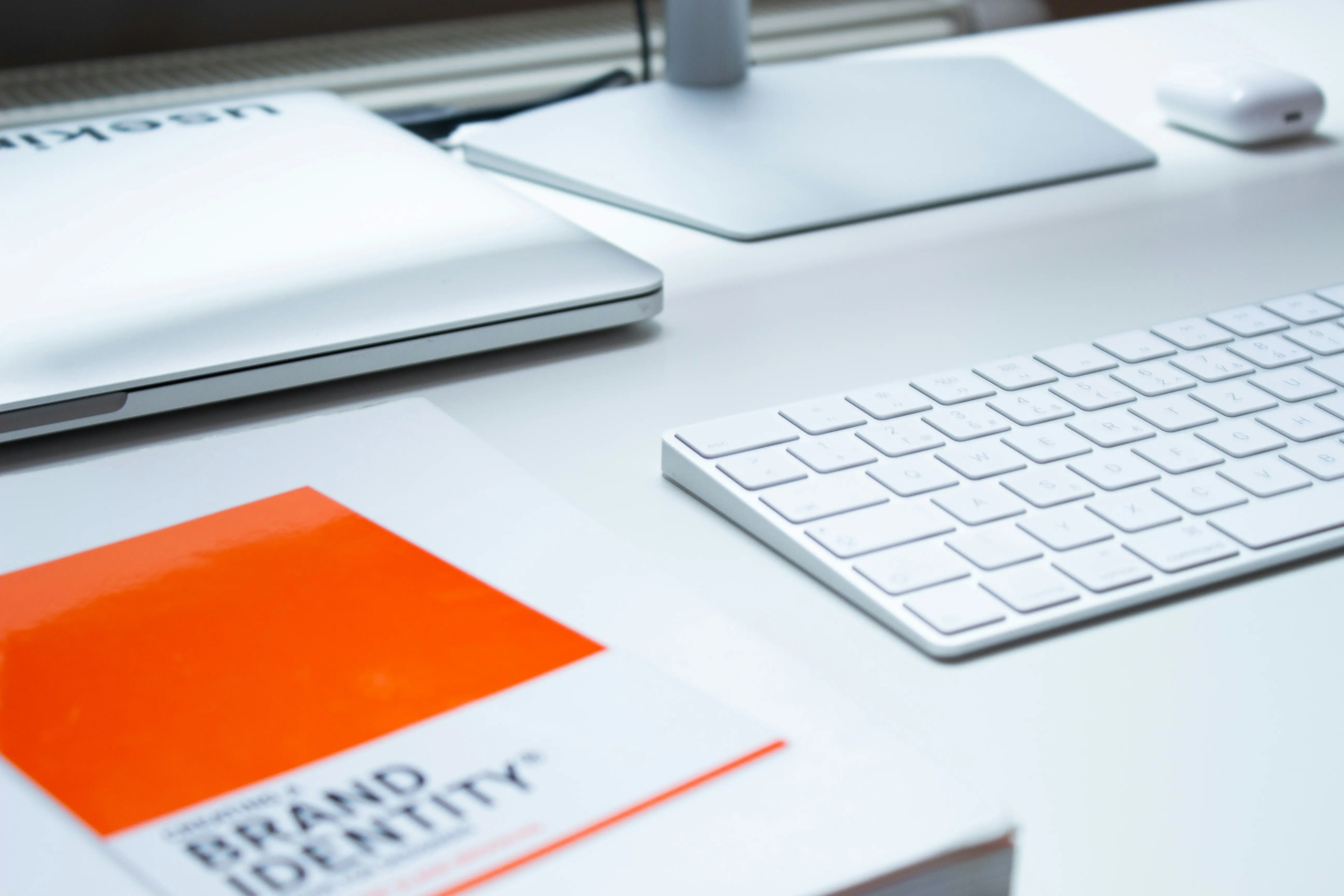How to Maintain Brand Voice Across 10+ LinkedIn Sales Reps