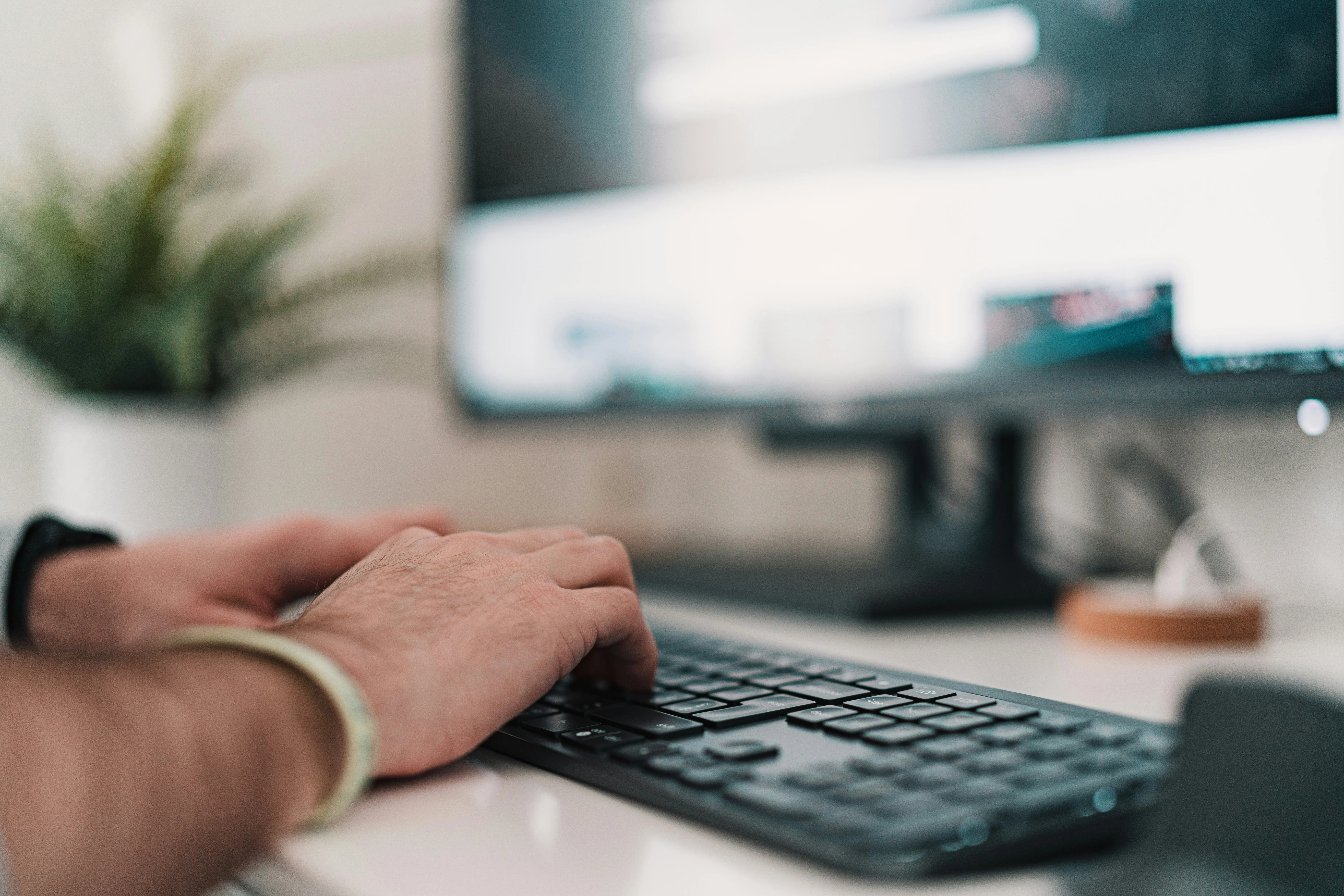 Pipedrive vs. Top Alternatives: Which CRM Best Integrates With LinkedIn for Sales?