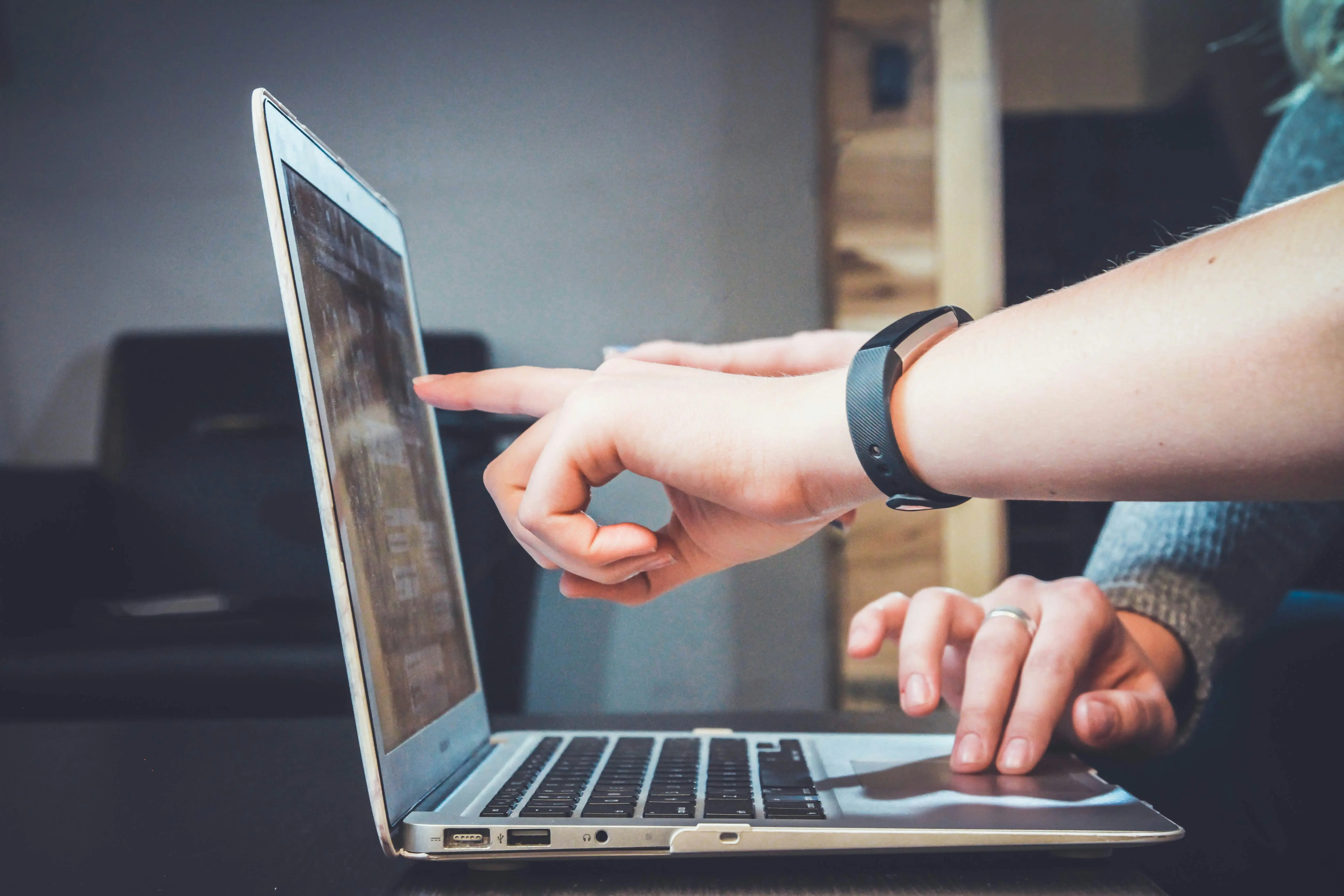 5 LinkedIn DM Management Tools That Go Beyond Basic Automation