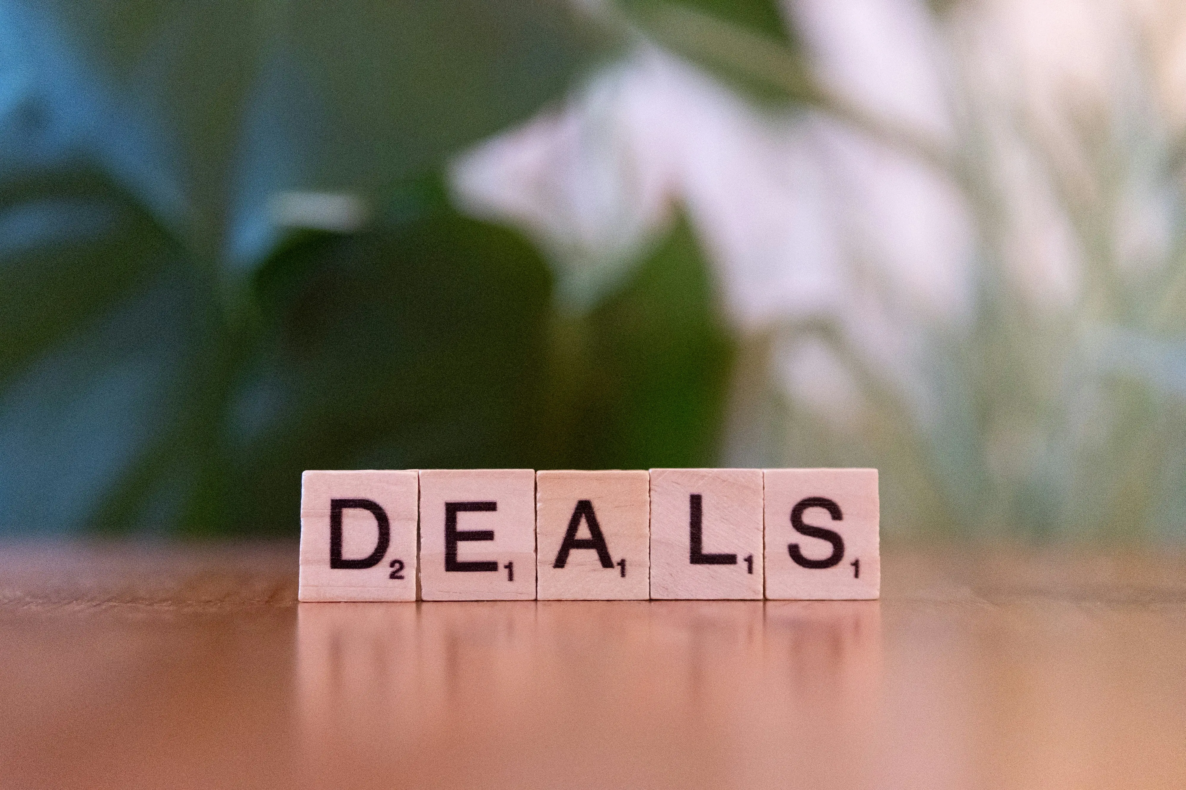 How to Stop LinkedIn DM Chaos from Slowing Down Your Deals