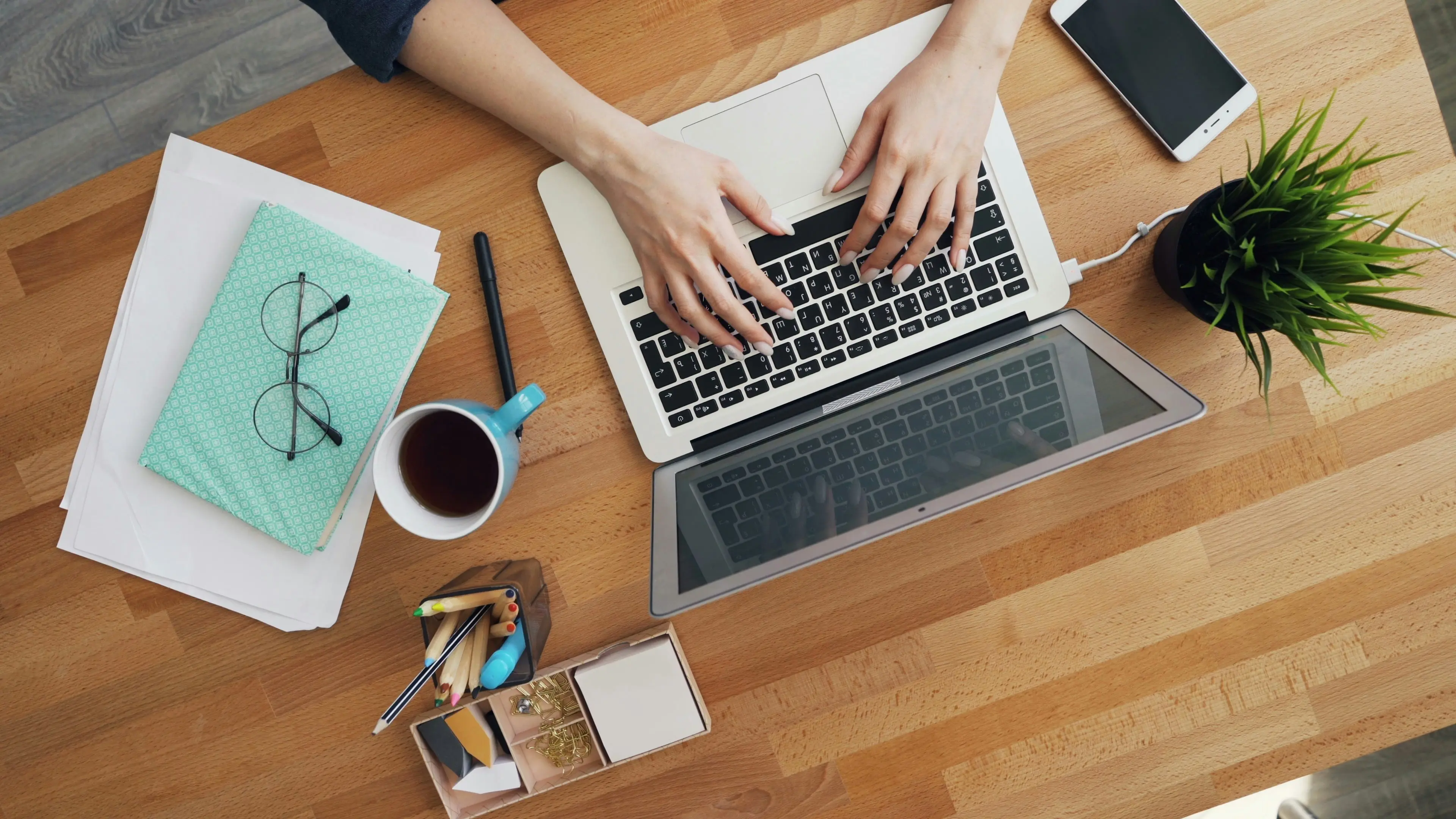 From Cold Emails to Warm Leads: Mastering Candidate Outreach