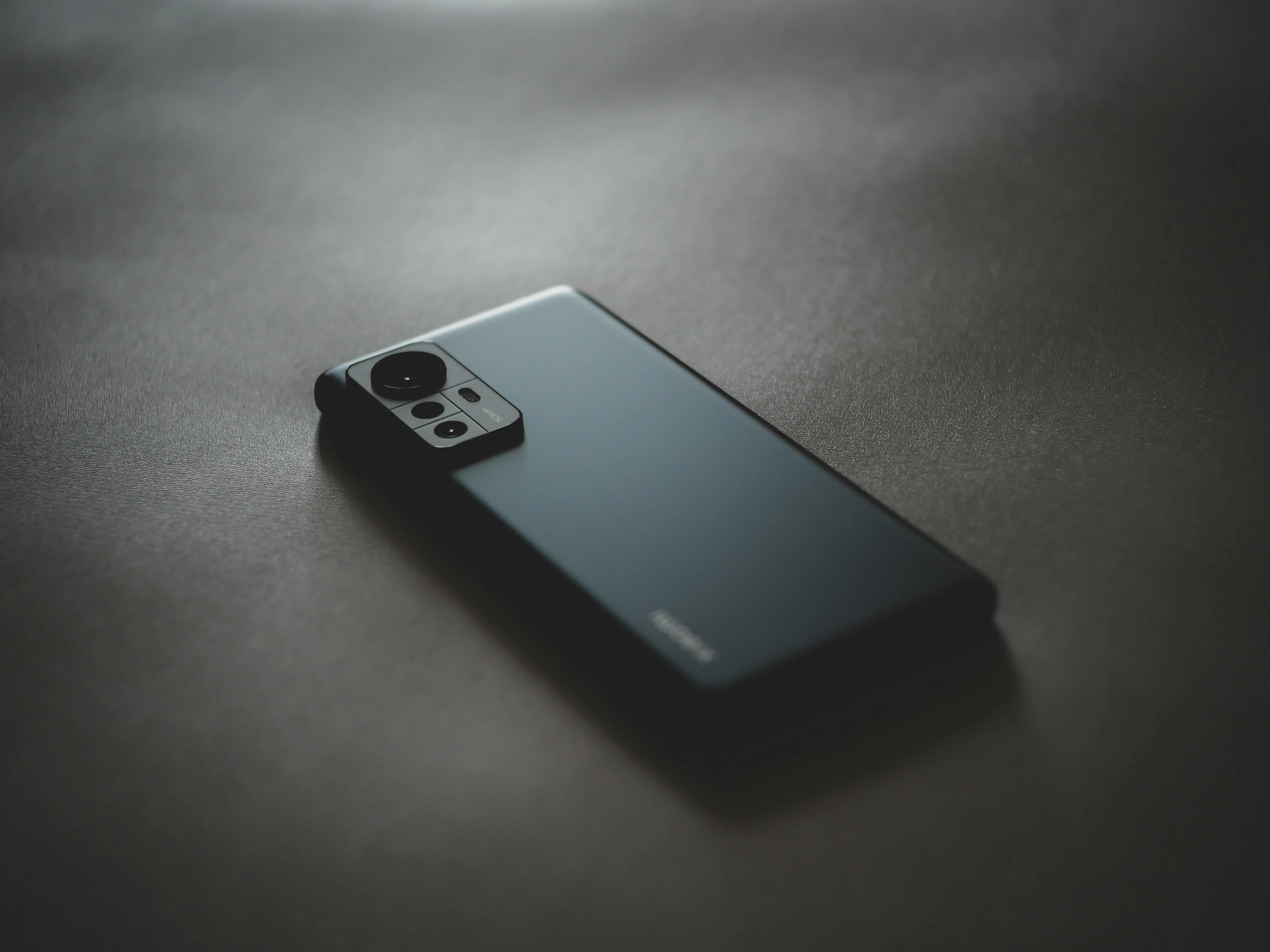 How to Turn Your Phone Boring: The Grayscale Trick That Killed My Social Media Addiction