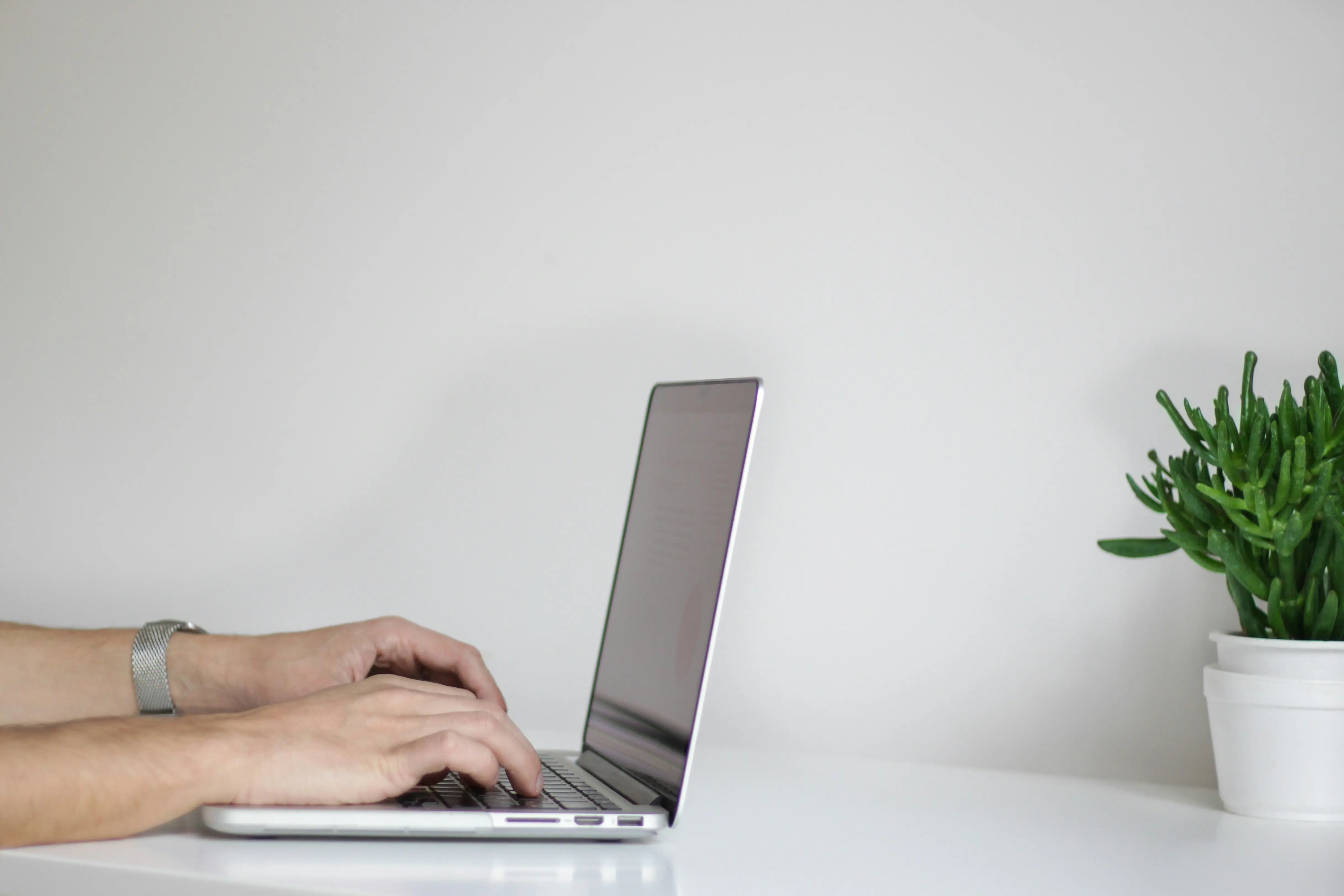 7 Creative Ways to Tag Companies on LinkedIn Posts for Maximum Engagement