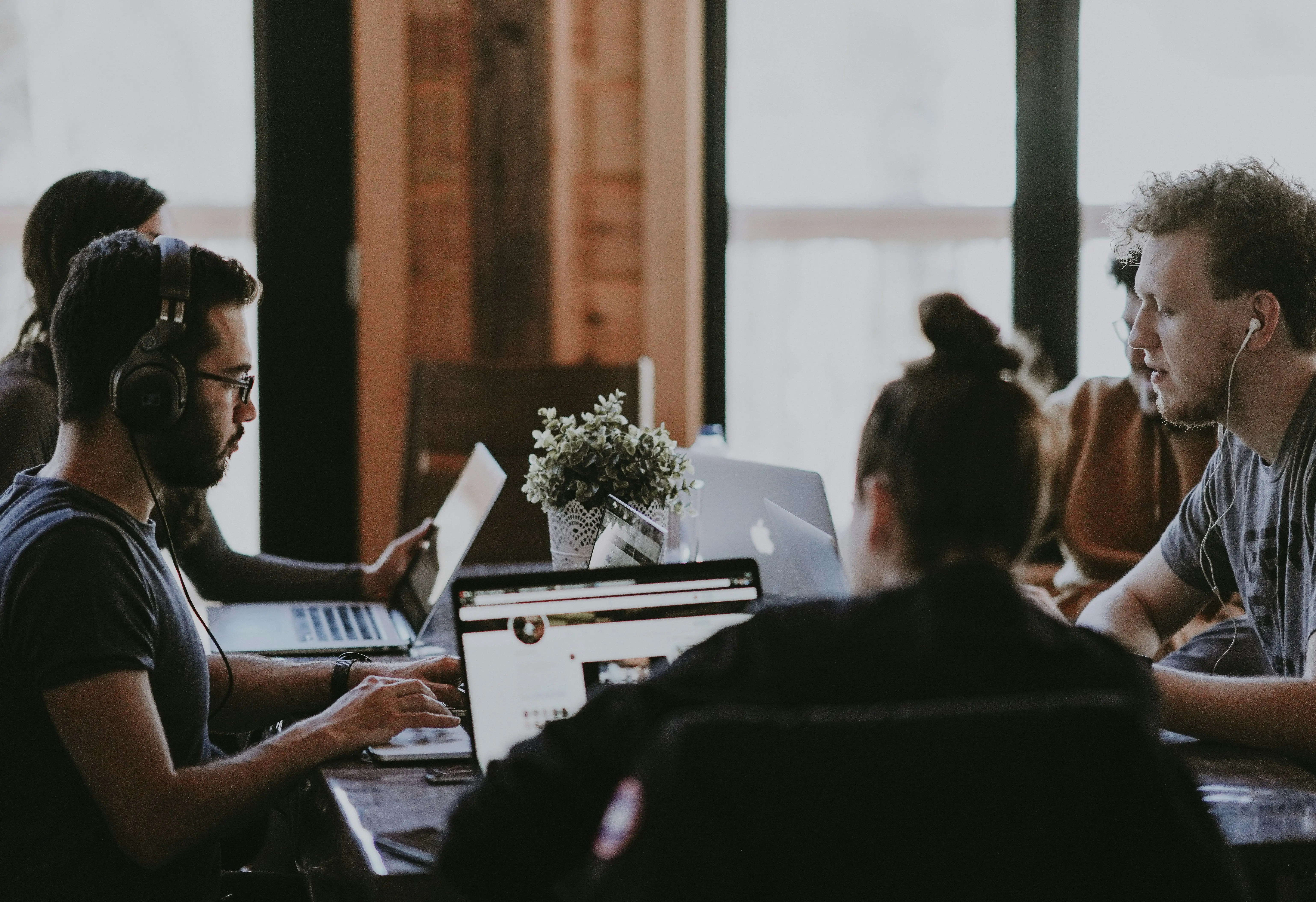 Inbound vs Outbound SaaS Sales: The Real Performance Gap