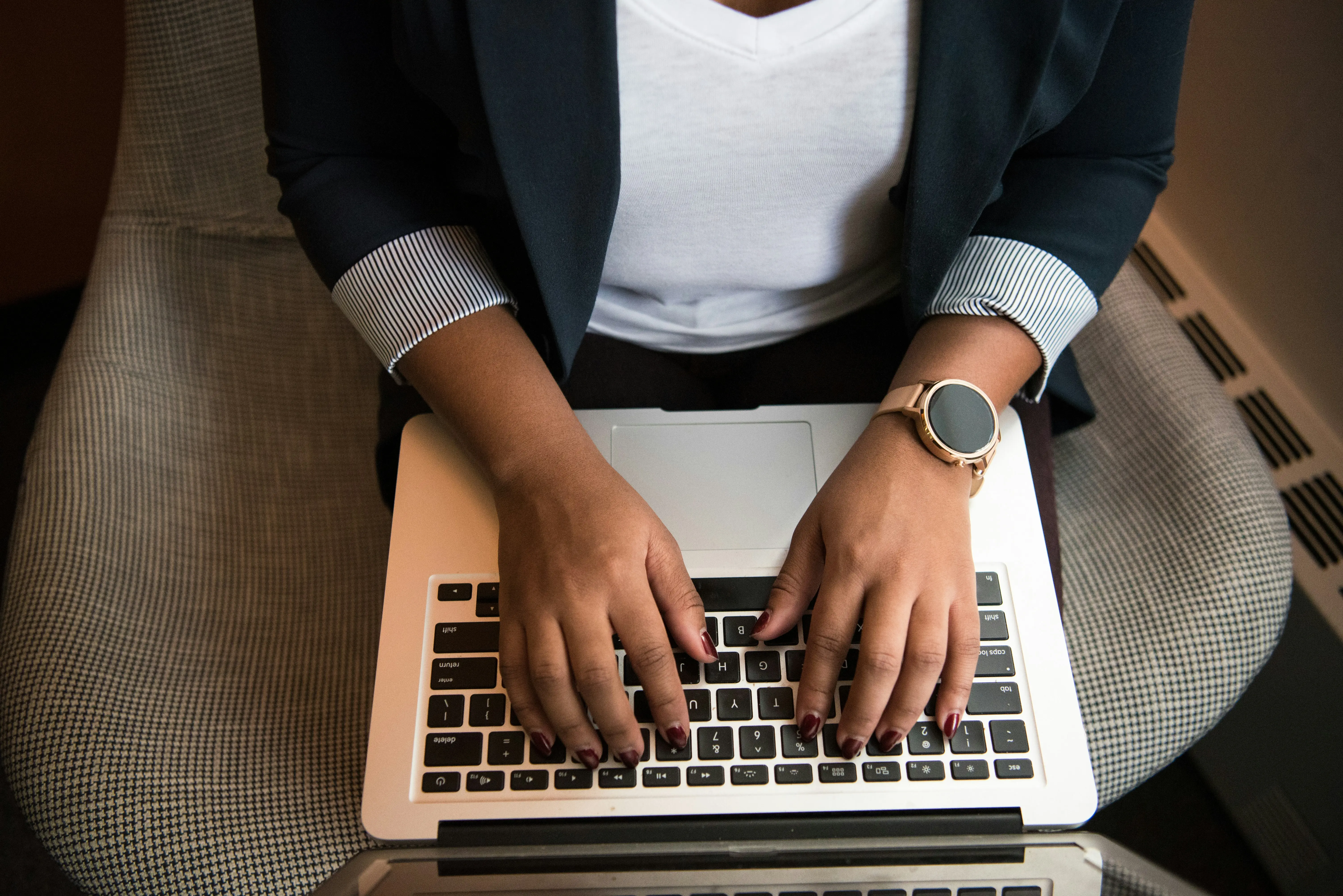 How to Turn LinkedIn Into Your Lightweight CRM Without Exporting Data