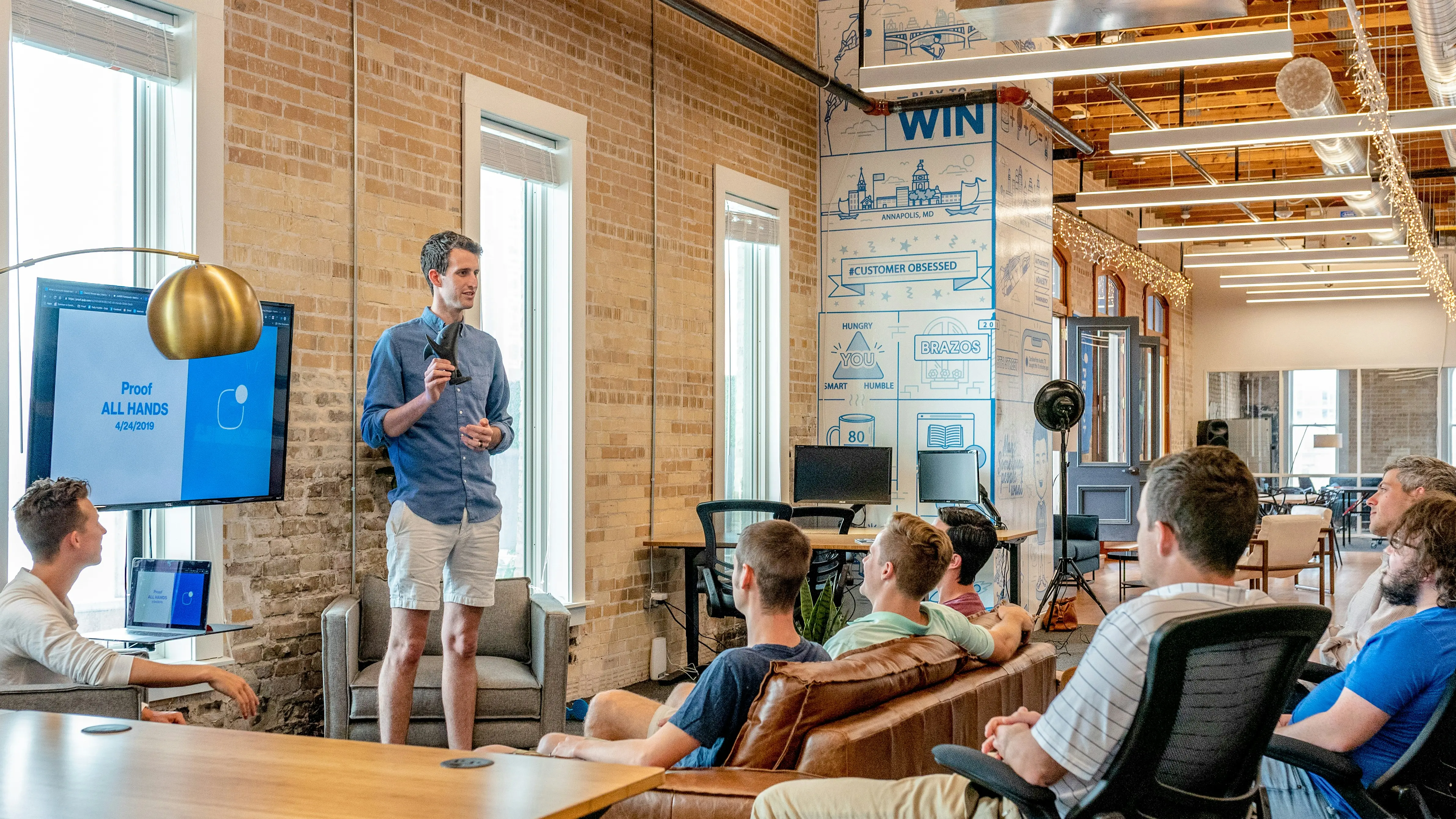Crafting Customizable Pitches: How to Tailor Your Offer to Meet Client Needs